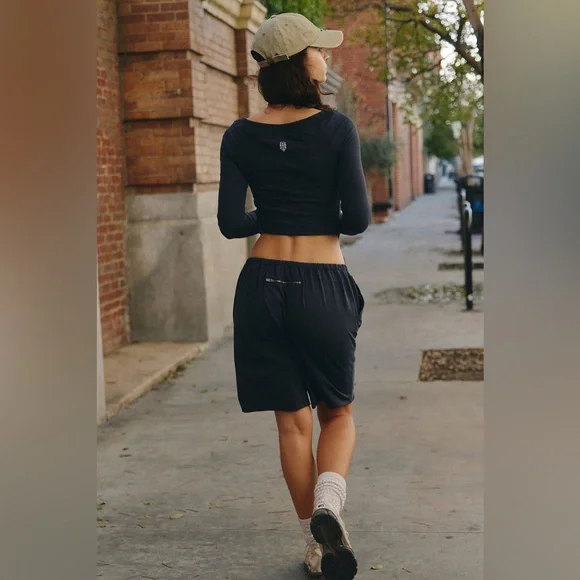 NWOT Free People movement by Free People Hot Shot Easy Set -M - Picture 1 of 6